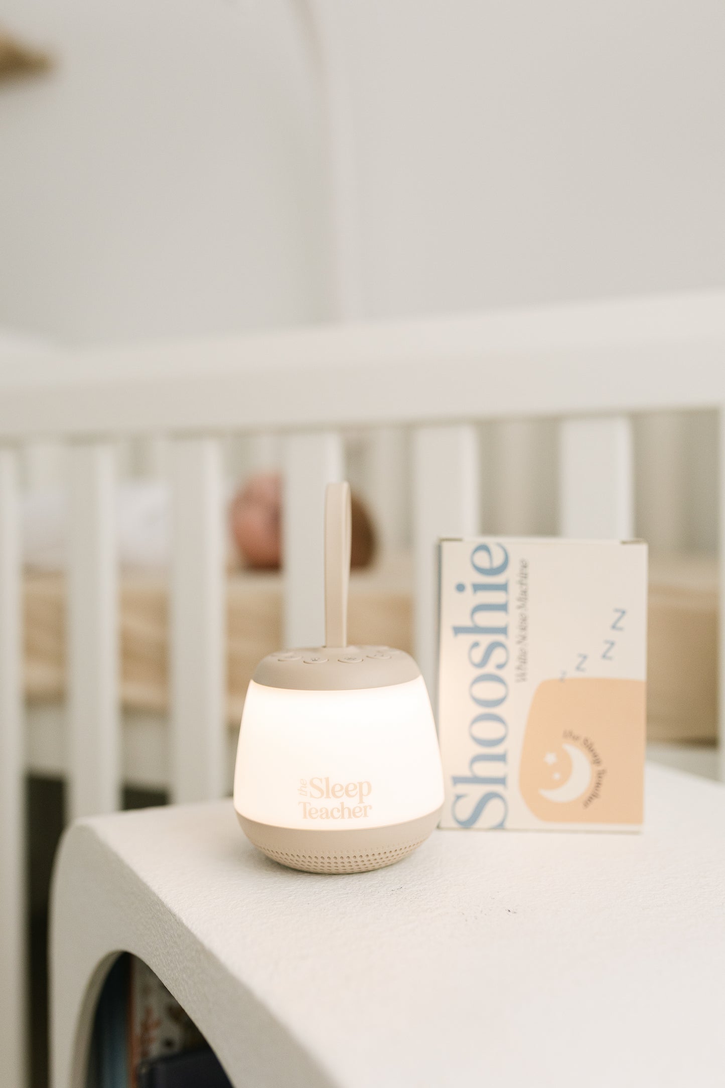 Shooshie portable white noise machine and night light *Free Shipping