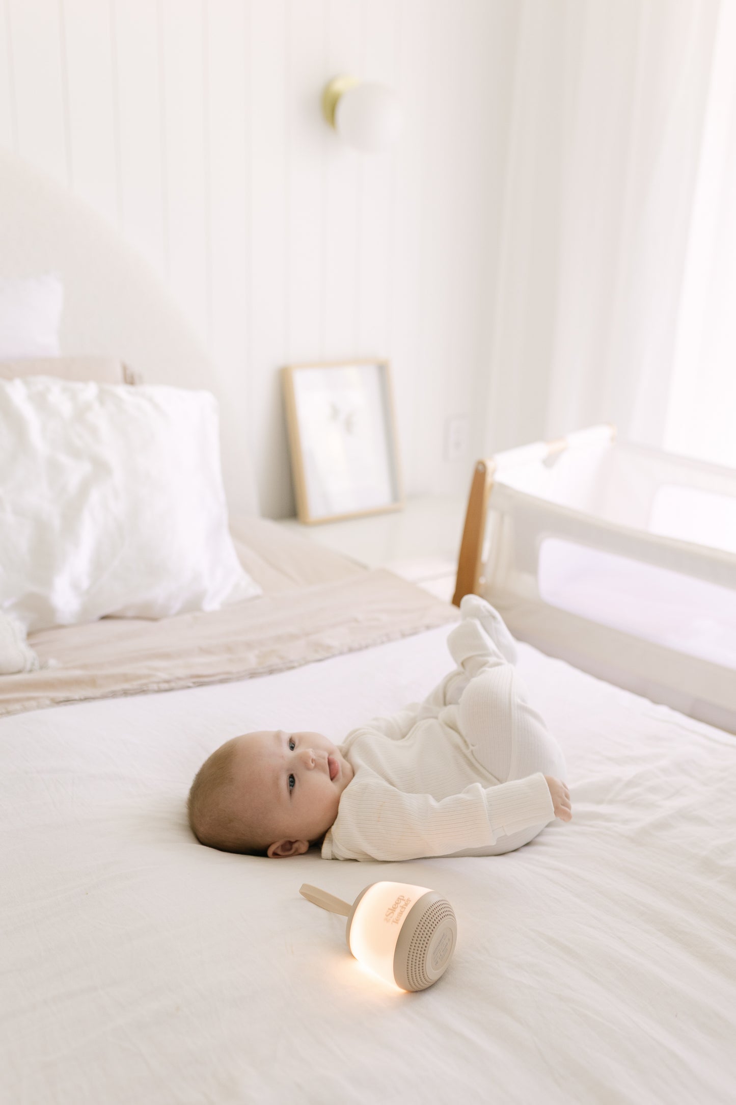 Shooshie portable white noise machine and night light *Free Shipping